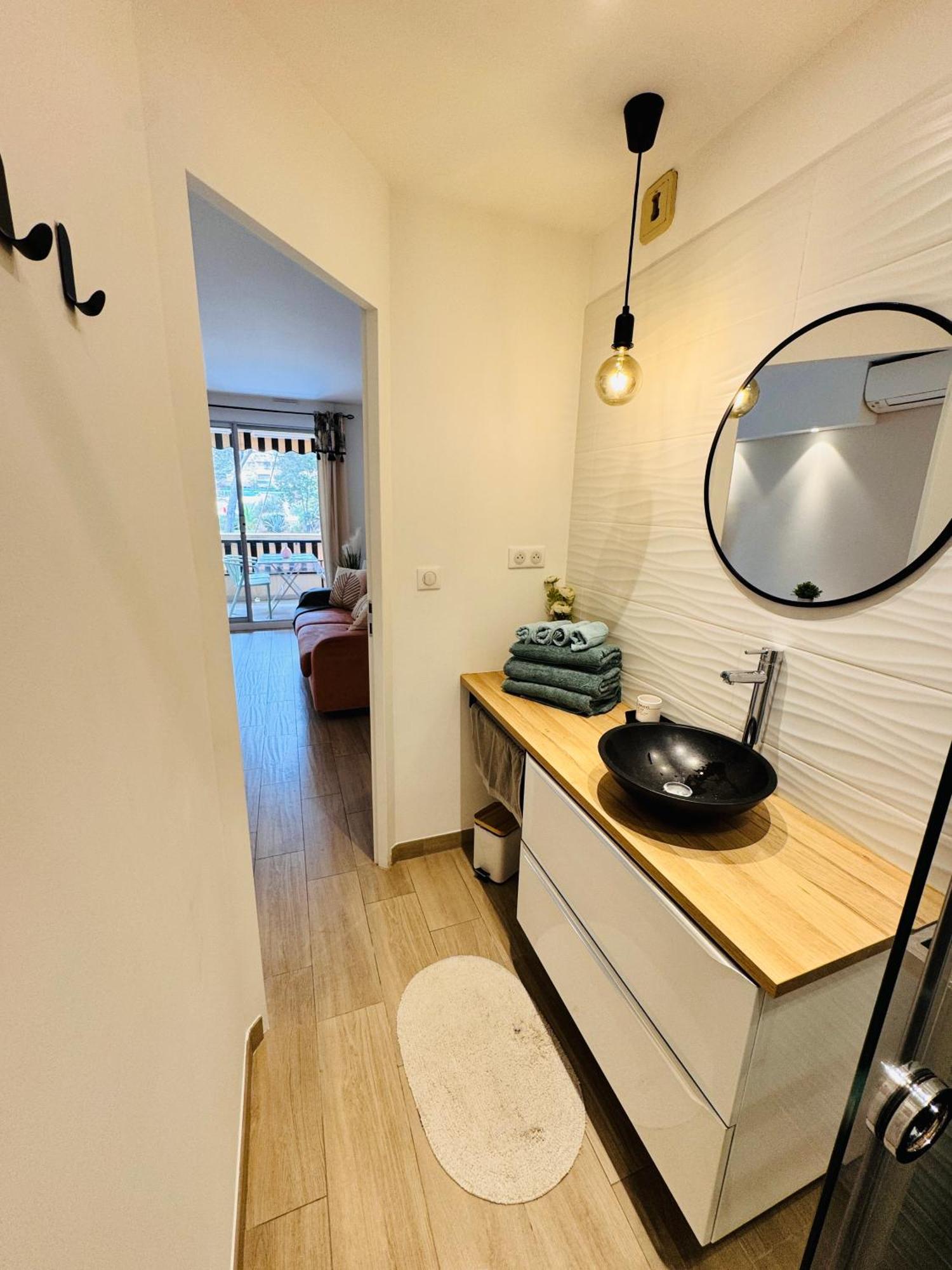 150m de la plage, appartement tout équipé Saint-Raphaël Esterno foto