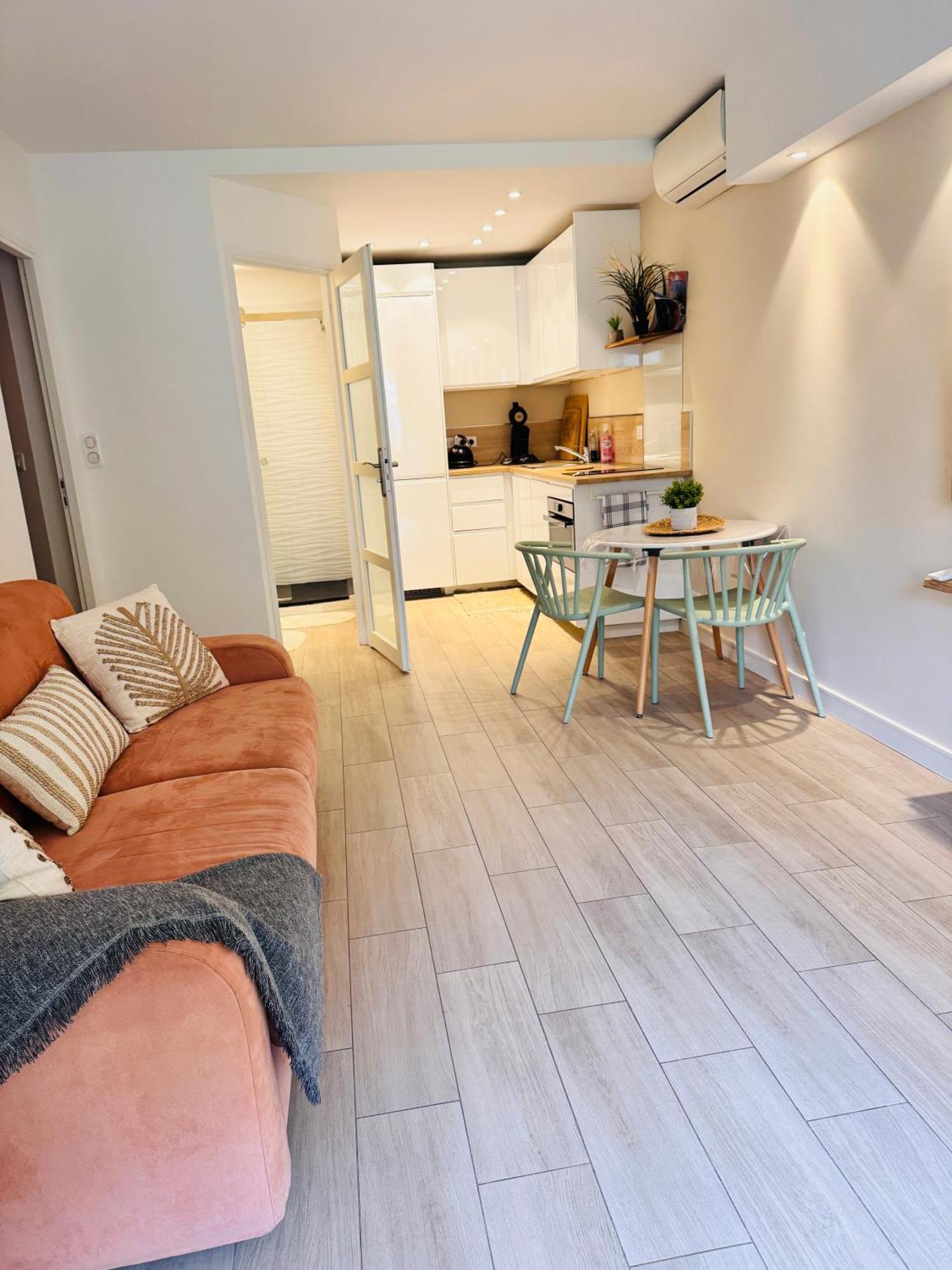 150m de la plage, appartement tout équipé Saint-Raphaël Esterno foto