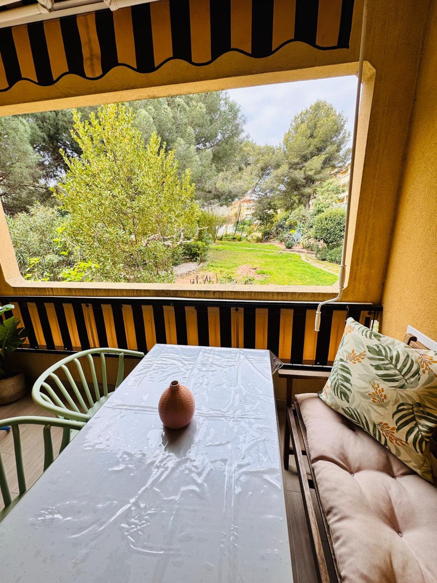 150m de la plage, appartement tout équipé Saint-Raphaël Esterno foto
